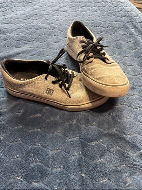 DC Low-Top Canvas Sneakers in Gray with Black Laces